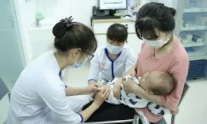 Điều cần biết khi tiêm vaccine sởi cho trẻ dưới 9 tháng