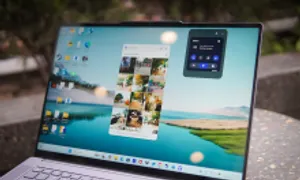 Laptop Windows có nút đồng bộ với iPhone